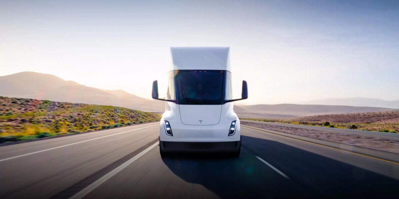 5 Ways the Tesla Semi Is Better Than a Traditional Semi Truck (and 5 Ways It’s Not)