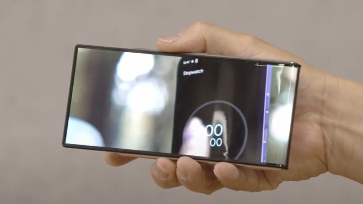 Motorola rollable phone concept grows taller instead of wider