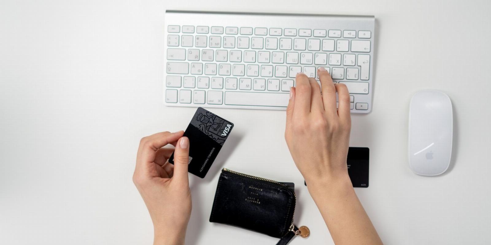 Why You Should Consider Using a Credit Card When Shopping Online