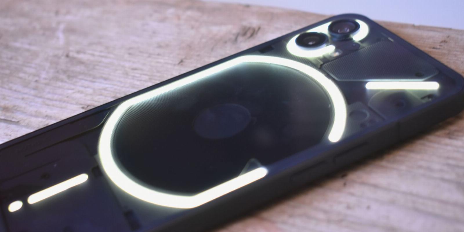 Is It Actually Helpful to Have LEDs on the Back of a Smartphone?
