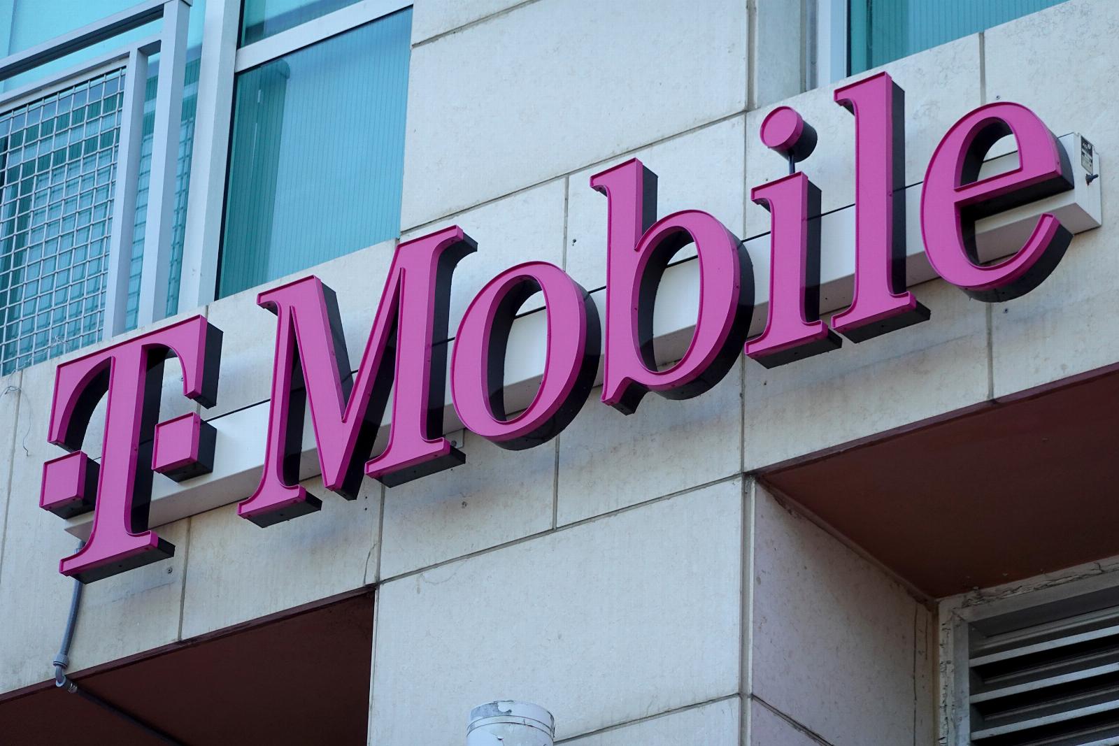 T-Mobile to acquire Ryan Reynolds’ Mint Mobile in $1.35 billion deal