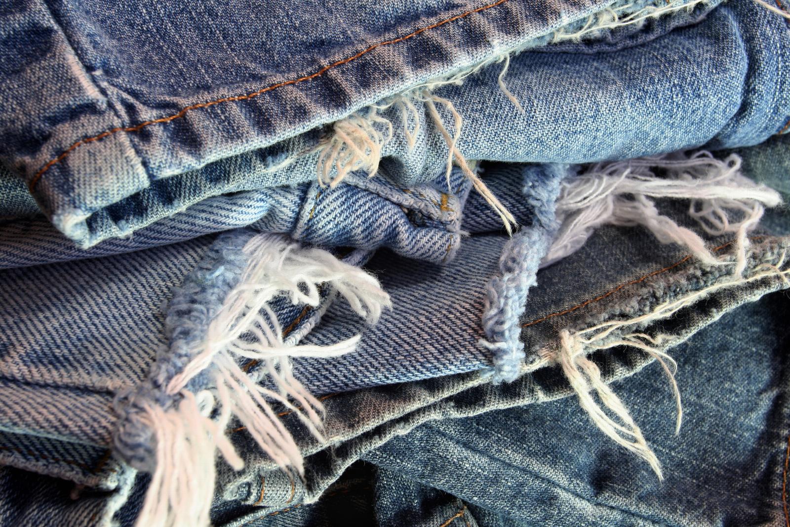 BlueJeans folds