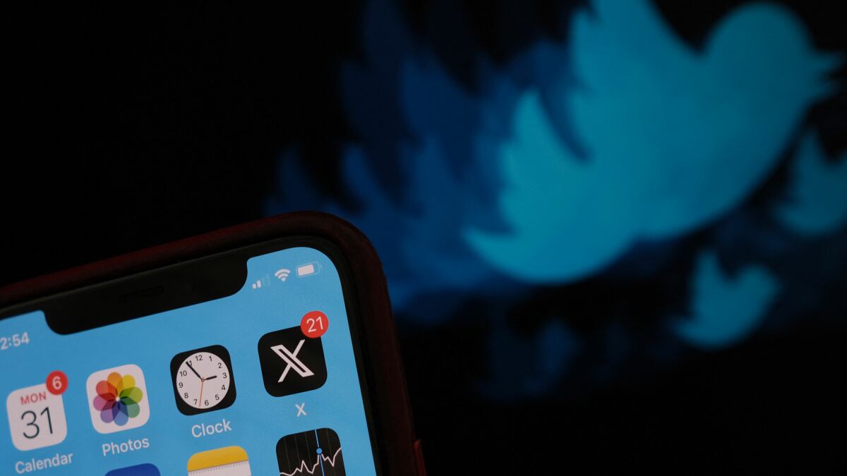 Switch back to the old Twitter bird logo from X with this iOS feature