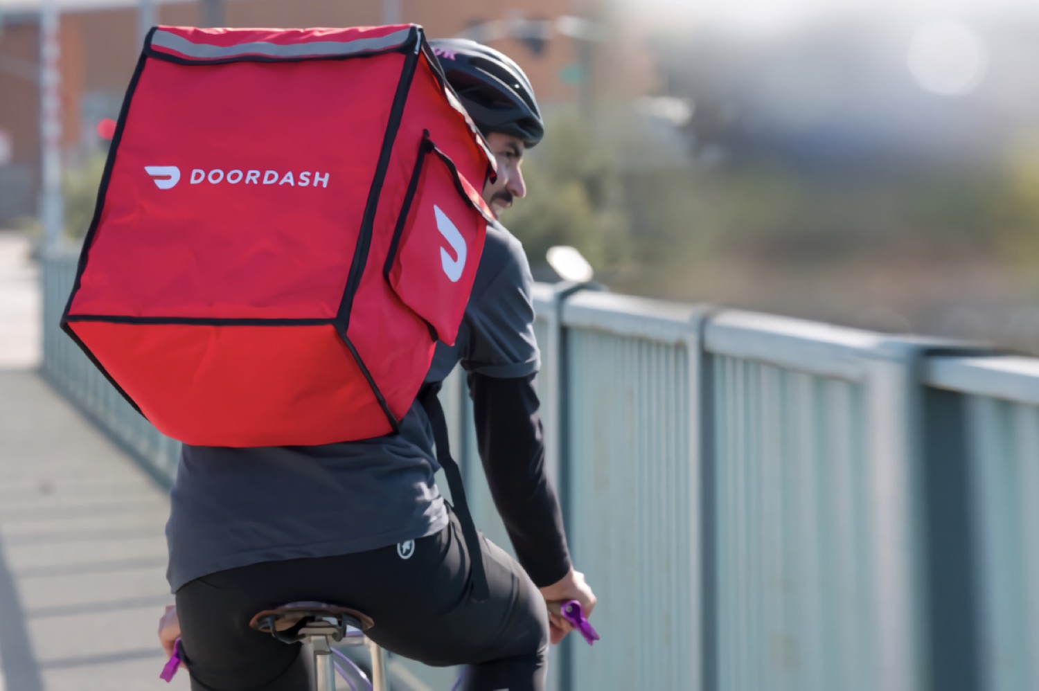 DoorDash tests warning non-tippers that their order could be slow to arrive