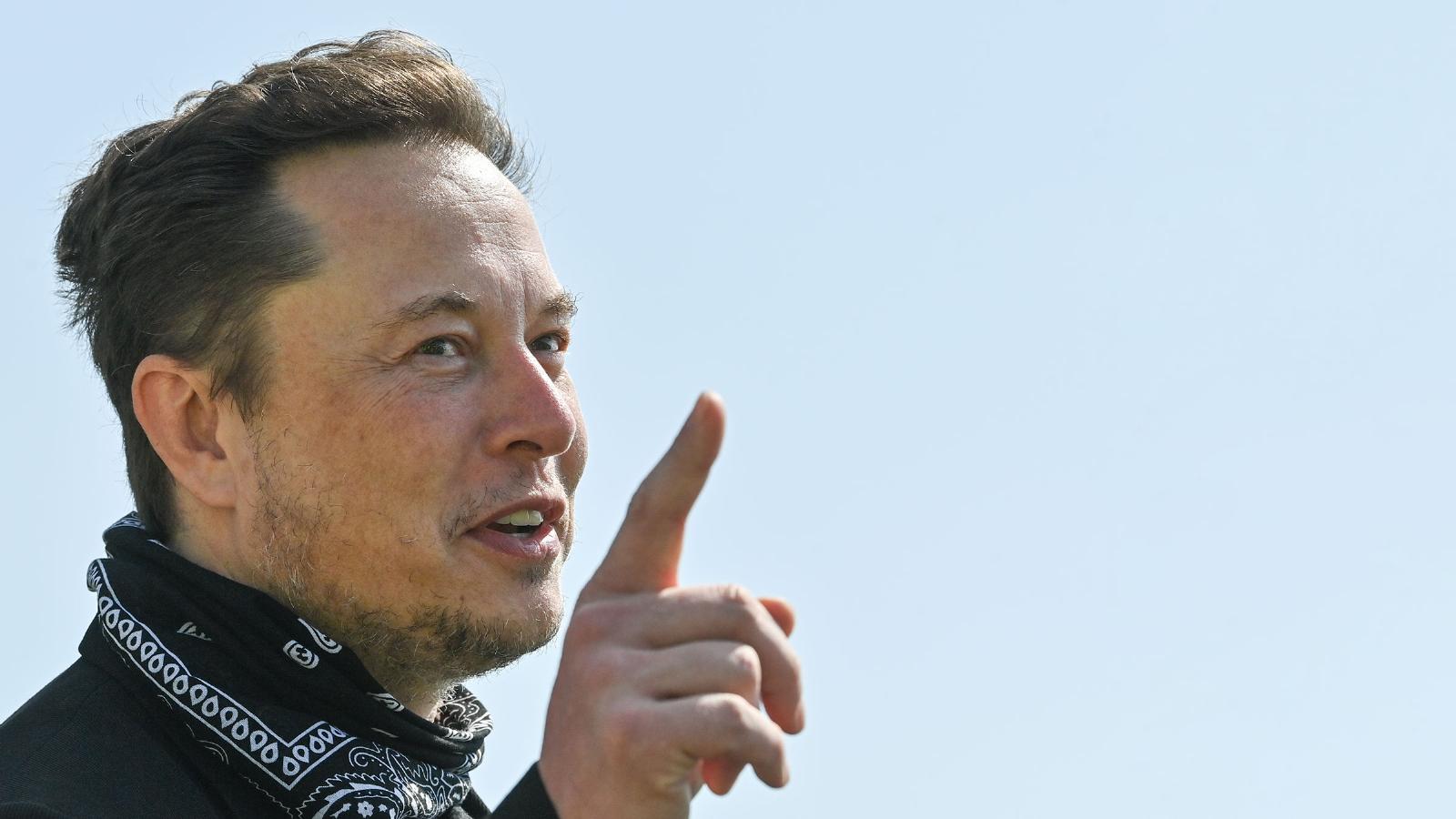 Elon Musk is looking to raise $1 billion for xAI