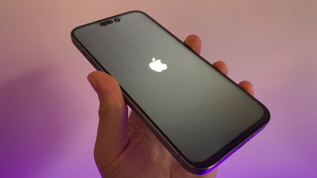Man orders iPhone 15 Pro from Apple, gets Android copy instead