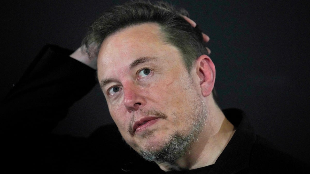 Right-wing influencers pledge to bail out Elon Musk after Apple, Disney, others suspend advertising on X