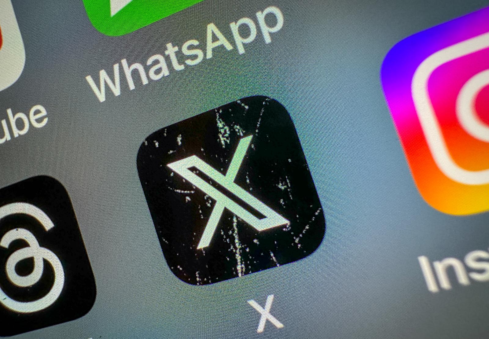 X adds support for passkeys on iOS after removing SMS 2FA support last year