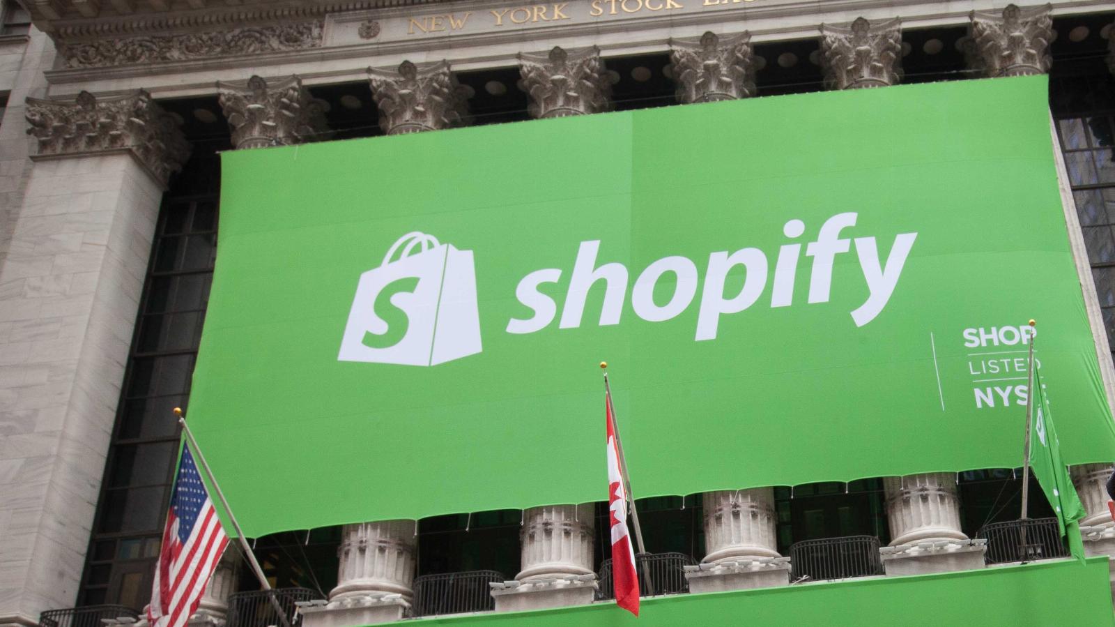 Shopify is rolling out an AI-powered image editor for products