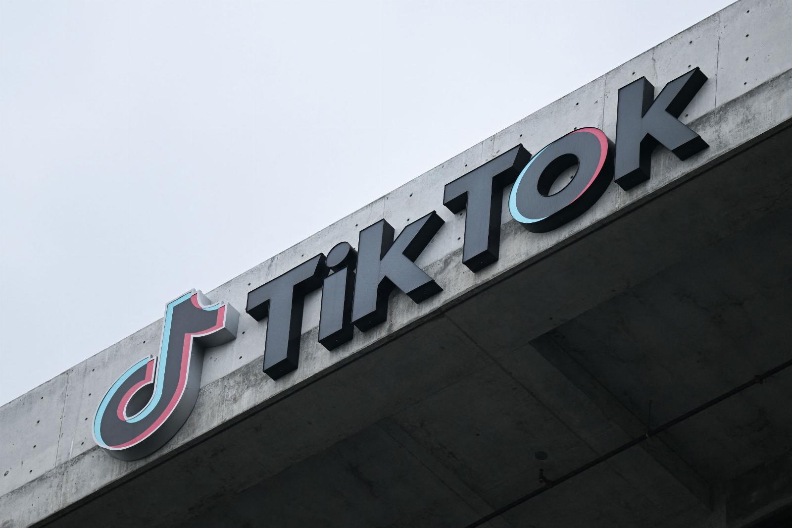 TikTok tests a feature that would bring TikTok Shop links to more videos