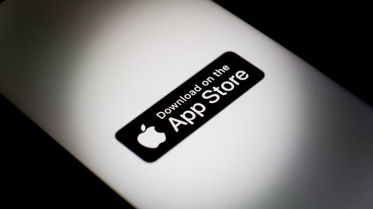 Apple will let users download iPhone apps directly from the developers’ websites