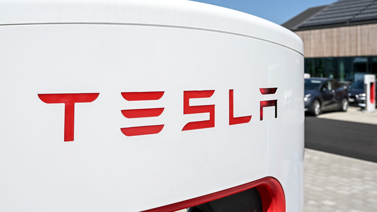 Tesla’s newsy week, and is fintech having a moment?