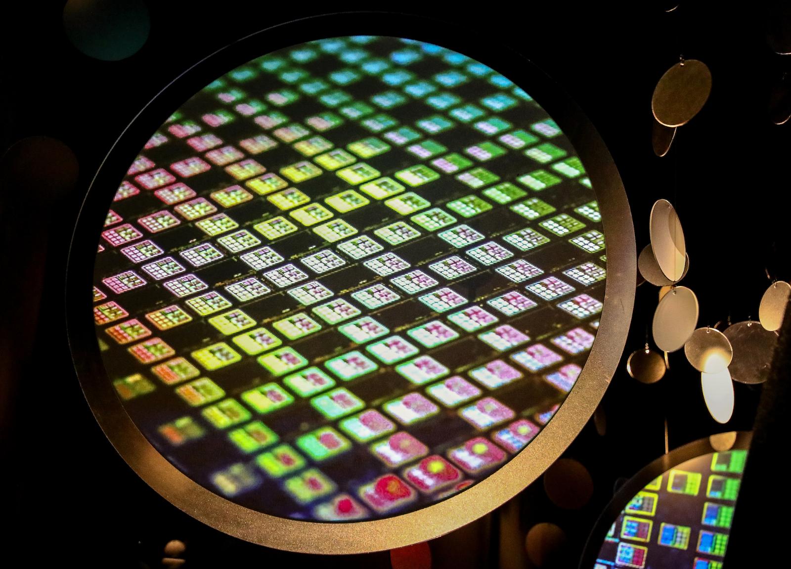 US to award TSMC $6.6B in grants, $5B in loans to step up chip manufacturing in Arizona