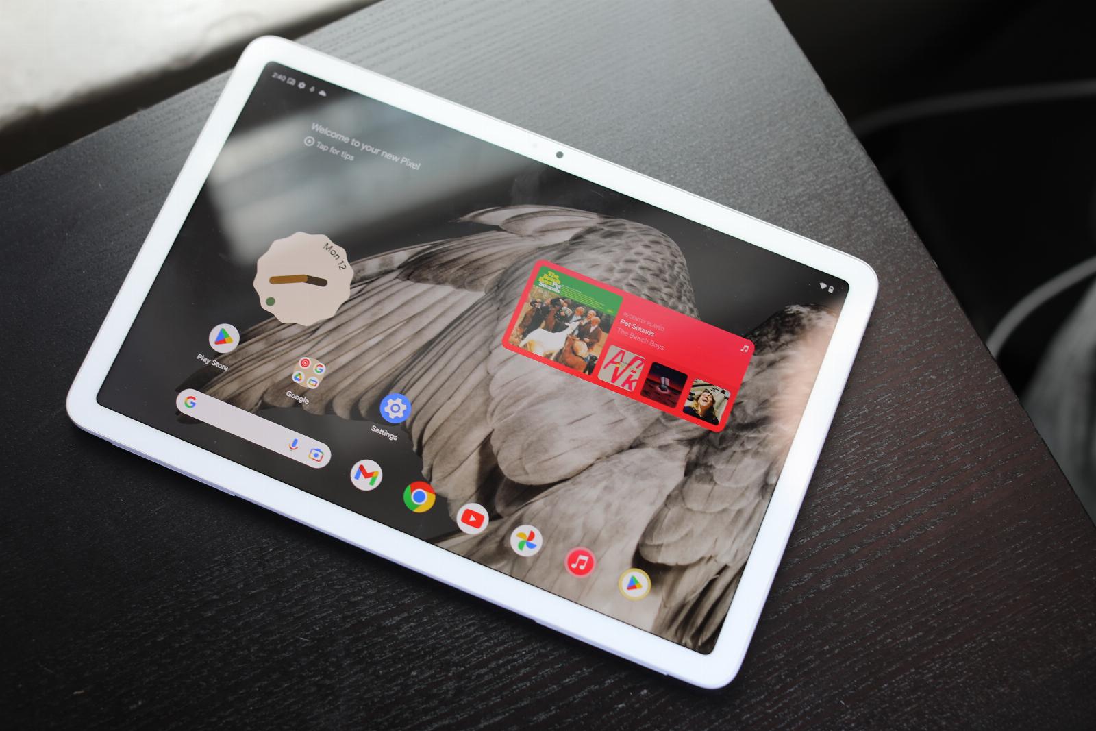 Google’s Pixel Tablet is now available without the thing that makes it interesting