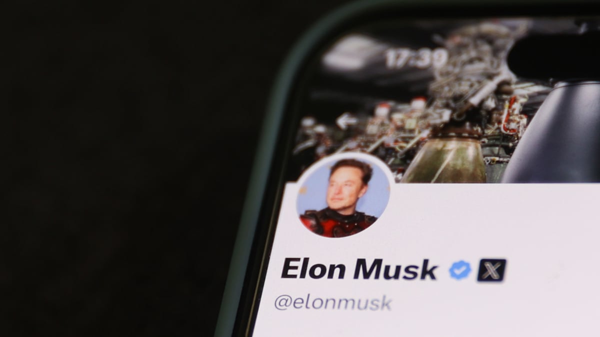 Elon Musk tweeted this far-right fake news post on X — and then deleted it