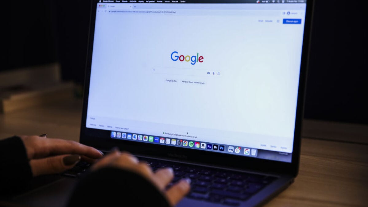 Google Search is testing blue checkmark feature that helps users spot genuine websites