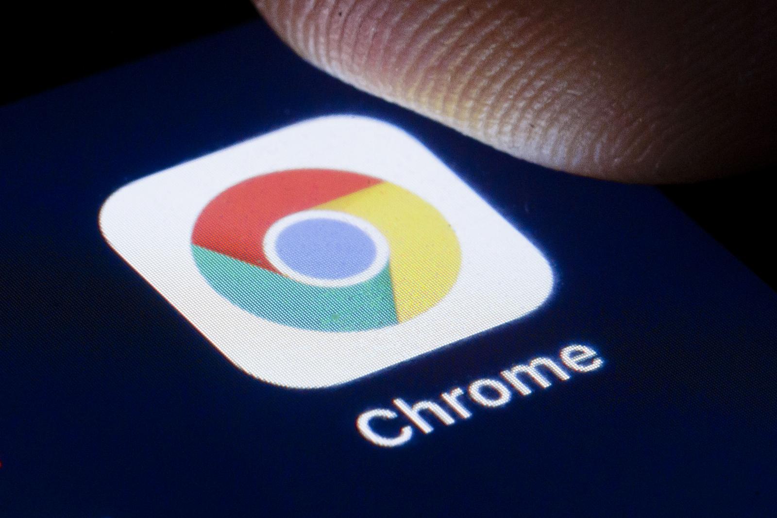 Chrome on iOS now lets you search using images and text at the same time