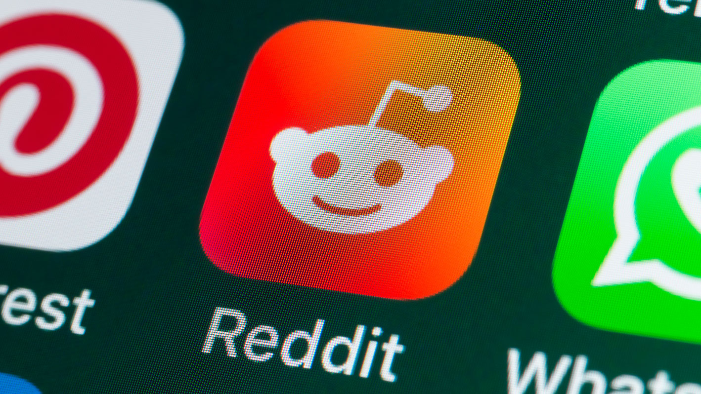 It’s not just you, Reddit is down