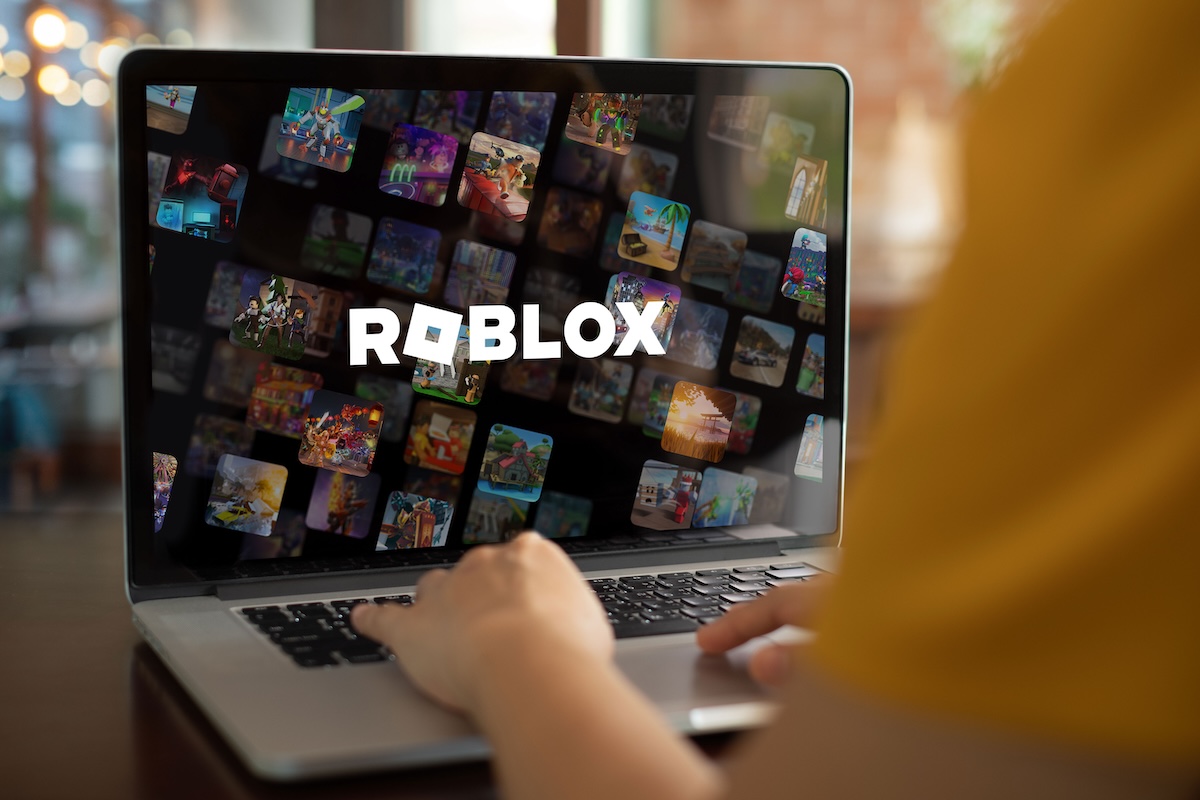 Roblox no longer allows users under 13 to message others outside of games